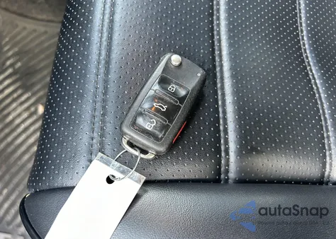 2017 Volkswagen Jetta 1.4T Se z USA, uszkodzony, nr VIN 3VWB67AJ2HM298502